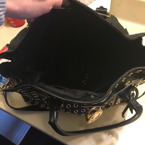 Authentic Michael kors hand bag. - Picture 4 of 8
